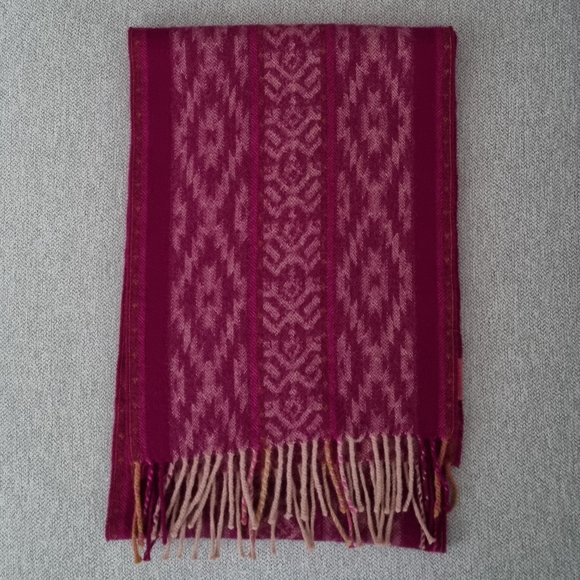 Baby Alpaca Peru Kuna Dark Pink Scarf - Picture 1 of 9